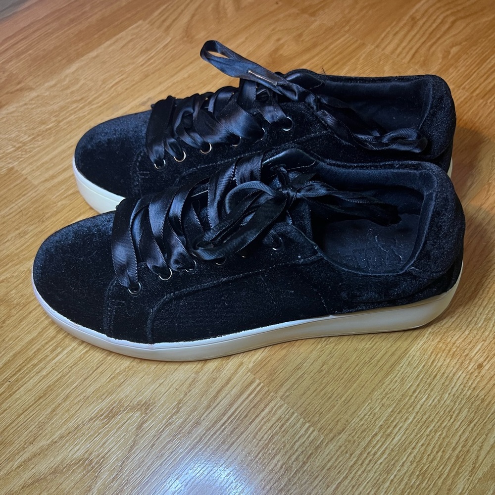 [Brash] Cora velvet sneakers